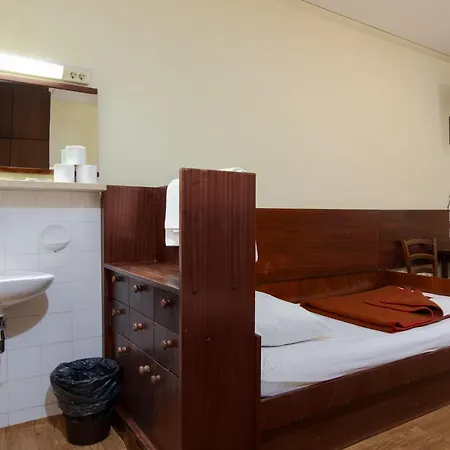 - Zajednicka Kupaonica - Shared Bathroom Szálloda *